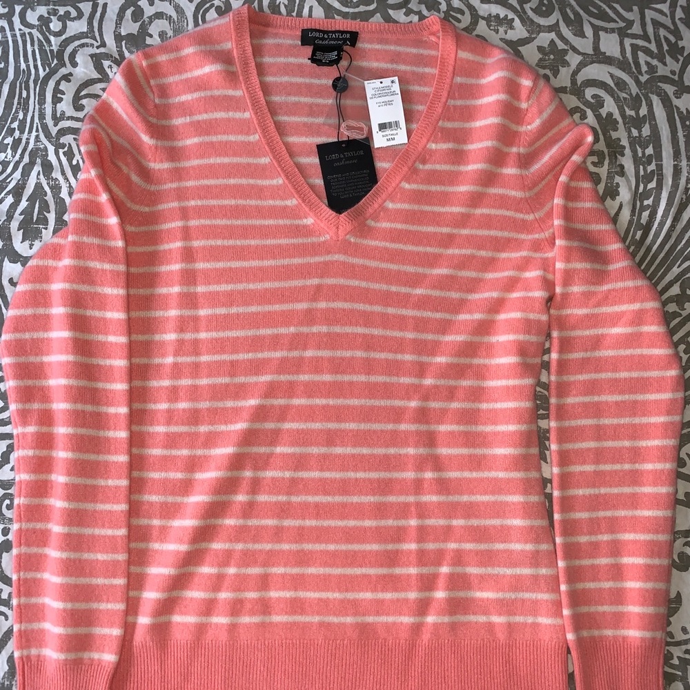 Cashmere Lord & Taylor Medium Sweater